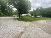 Building Photo - 1226 Parkview Dr