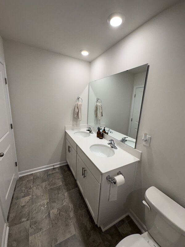 Building Photo - 44 Briar Forest Dr