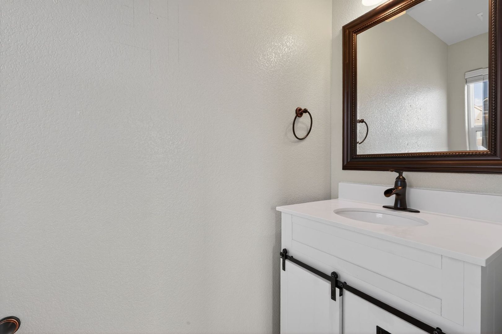 Building Photo - 10202 Silver Stirrup Dr