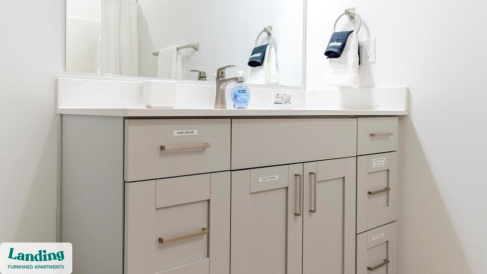 Building Photo - 650 N Main St