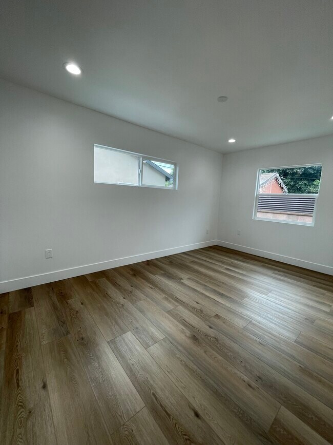 Building Photo - 14402 S Cookacre St