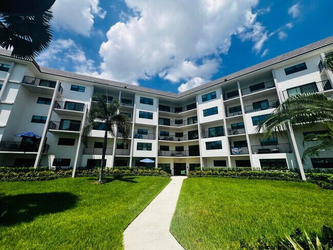 Building Photo - 1000 River Reach Dr