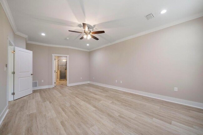 Building Photo - 834 Cannon Ln