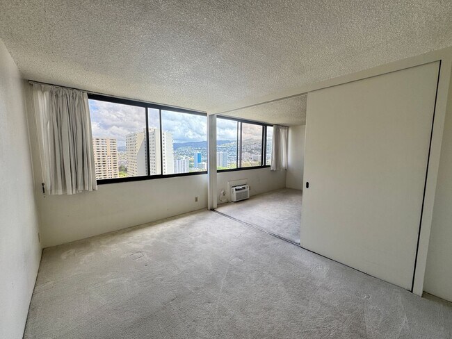 Building Photo - Kukui Plaza - Diamond Head Tower - 1 bedro...