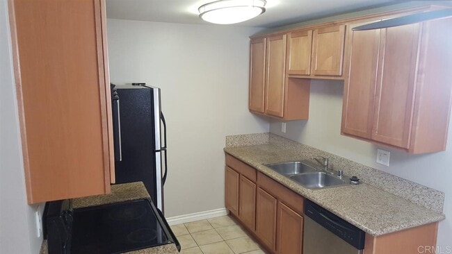 Building Photo - 1386 E Madison Ave