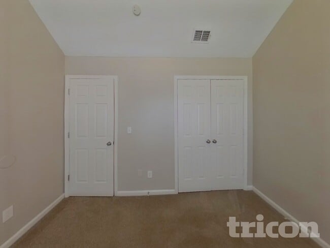 Building Photo - 2338 Briar Knoll Rd