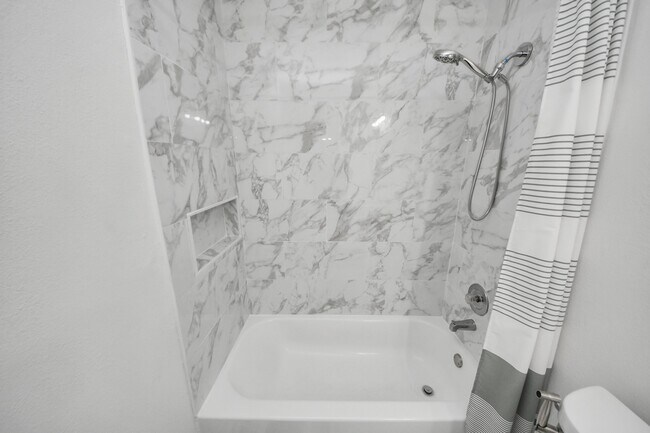 Building Photo - 20403 Blue Juniper Dr