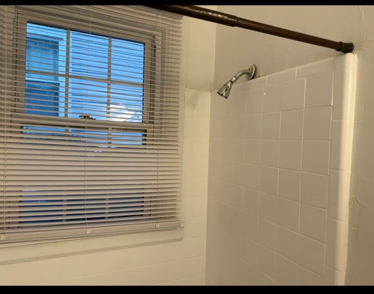 Building Photo - 1303 Westover Ave