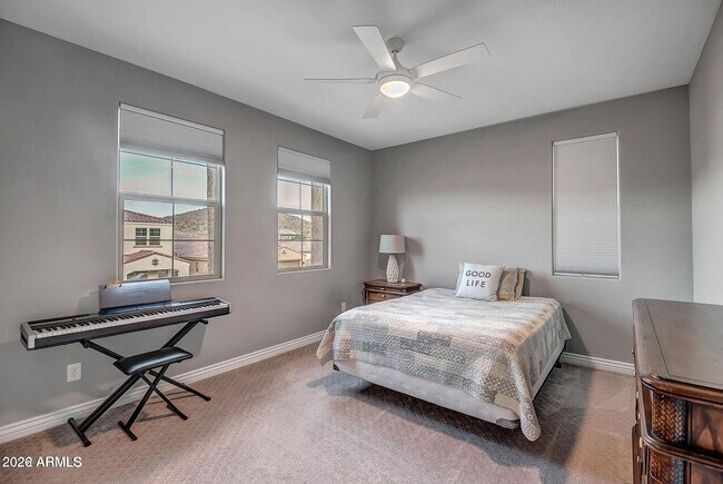 Building Photo - 517 E Balao Dr