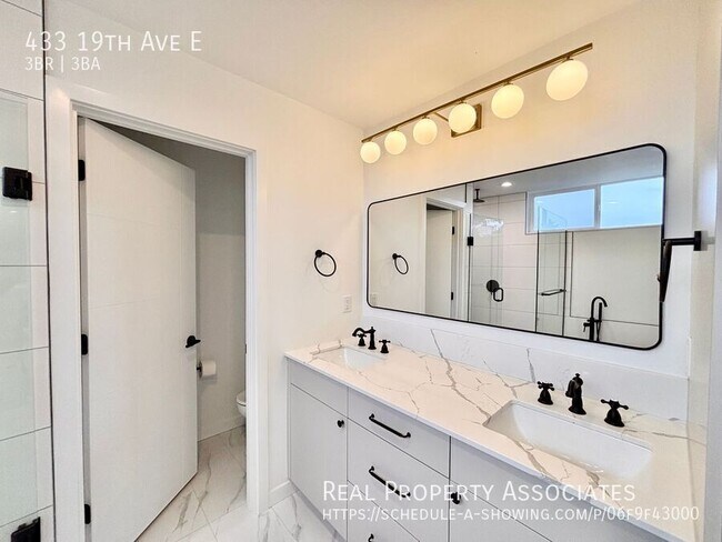 Building Photo - 433 19th Ave E