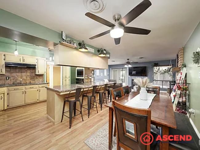 Building Photo - Captivating Home Near Highland Highschool!