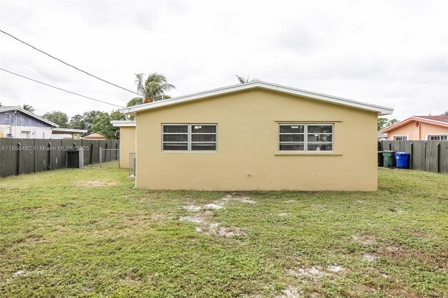 Building Photo - 3141 Jackson Blvd