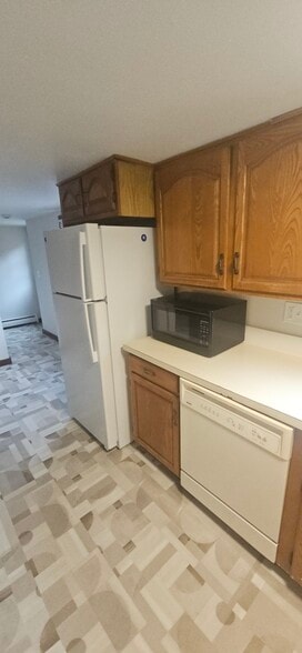 Dishwasher/ Refrigerator - 143 Pollard St