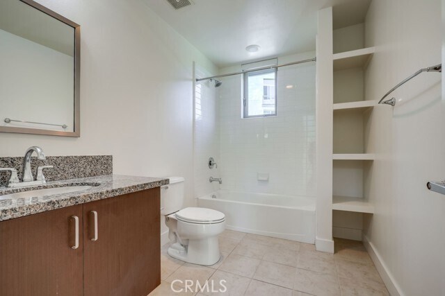 Building Photo - 3 Delancy