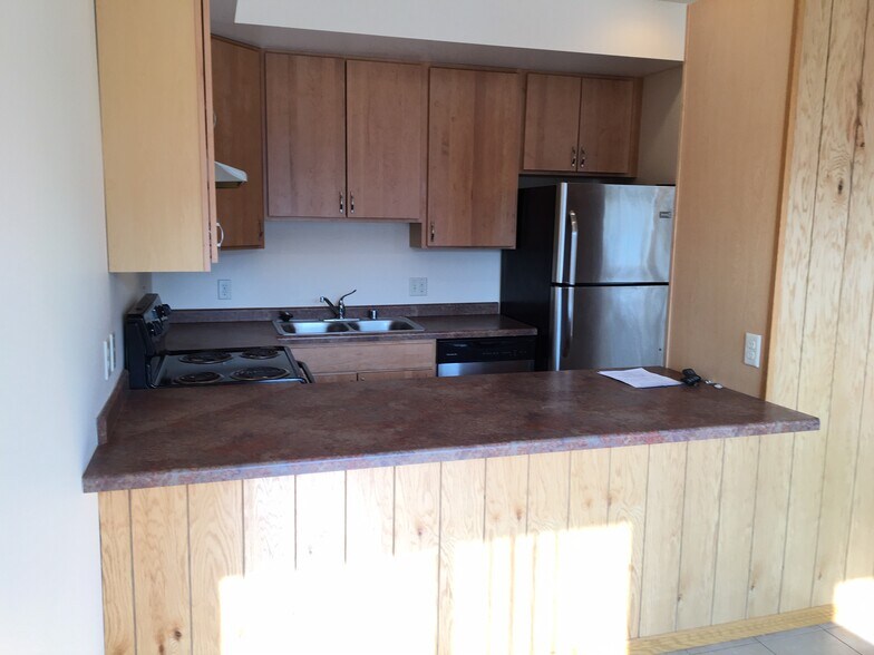 Building Photo - 225 Alpine Pky
