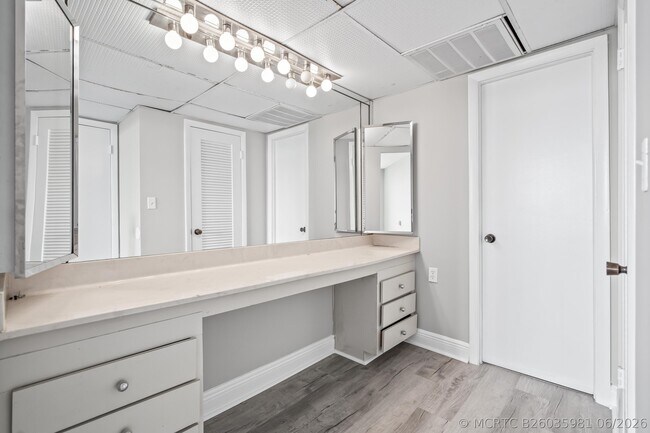Building Photo - 2851 S Ocean Blvd