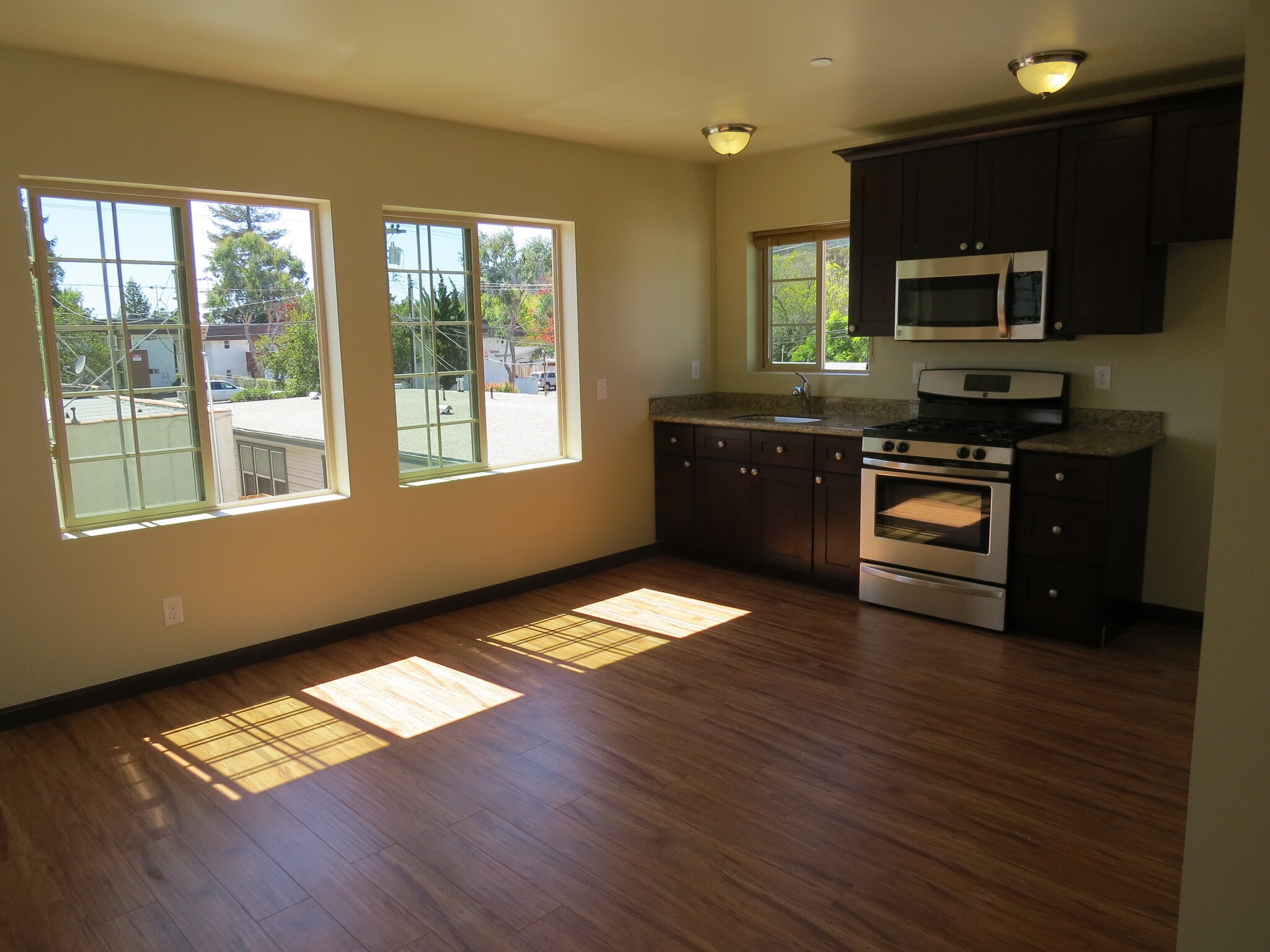 Building Photo - 1160 Murray Ave.