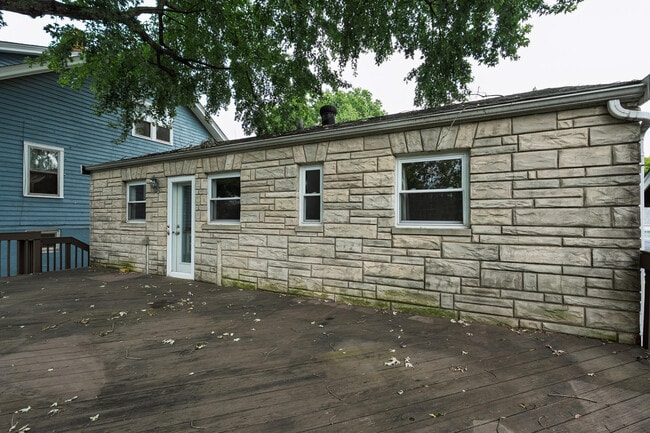 Building Photo - 13 Anthony Ln