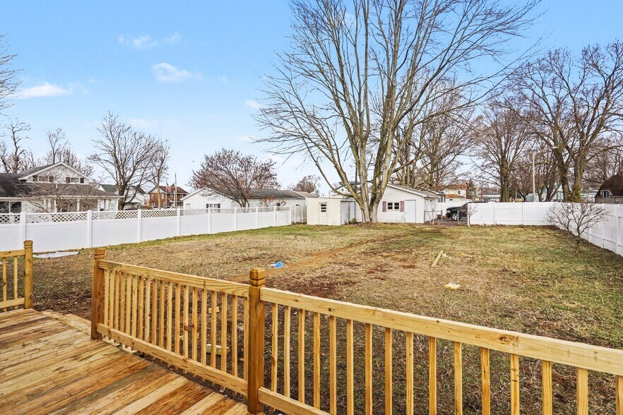 Building Photo - 205 E Murray Ave