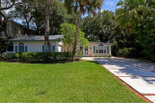 Building Photo - 9480 Frangipani Dr