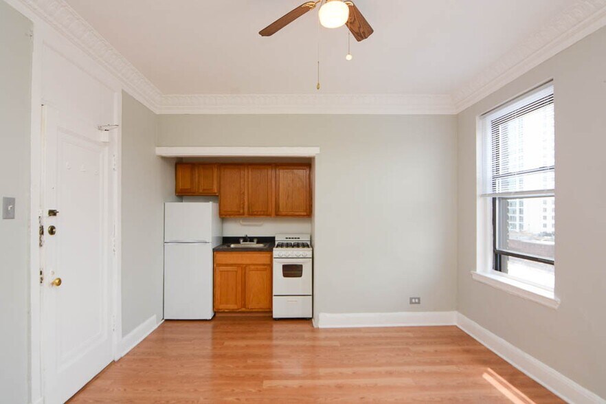 Building Photo - 3824 N Fremont