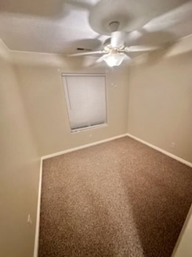 Building Photo - Cozy Ivins Home!