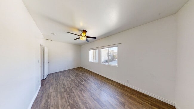 Building Photo - 7BD/3BA, Big Driveway!! (Lease out, pendin...