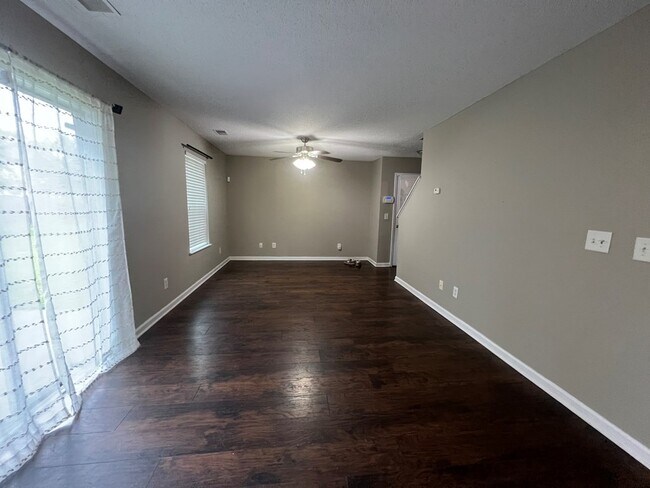 Building Photo - 1666 Mossberg Dr