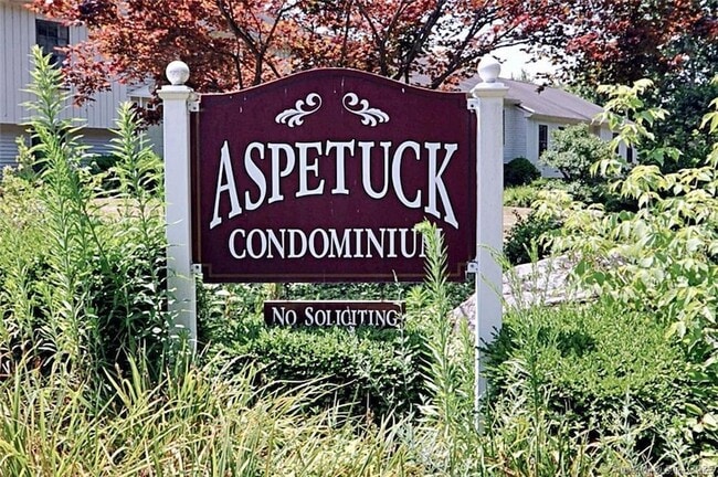 Building Photo - 99 Aspetuck Vlg