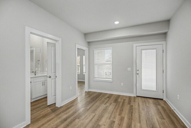 Building Photo - 401 S 29th St
