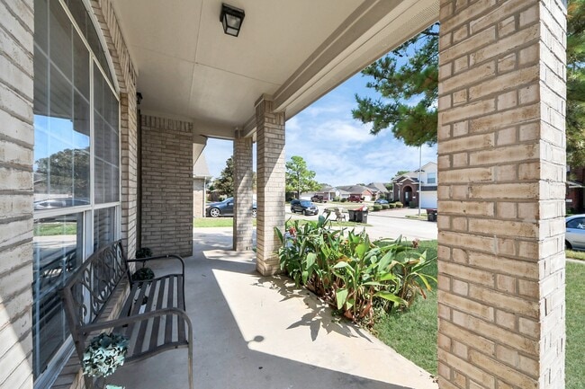 Building Photo - 20919 New Leaf Ct