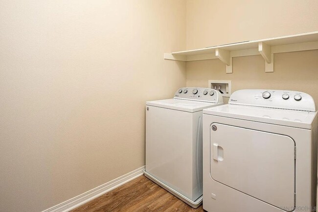 Building Photo - 518 Surfbird Ln