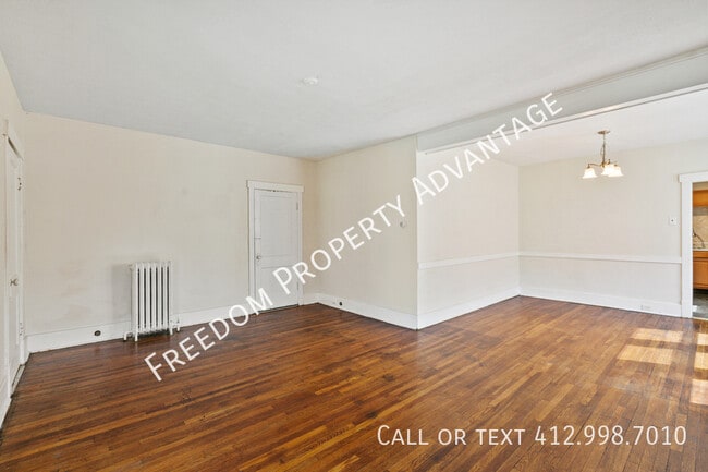 Building Photo - 2451 Wedgemere St