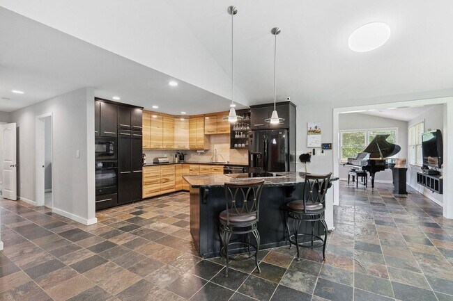 Building Photo - Gated versatile lifestyle property tucked into the heart of Tennessee’s most scenic countryside