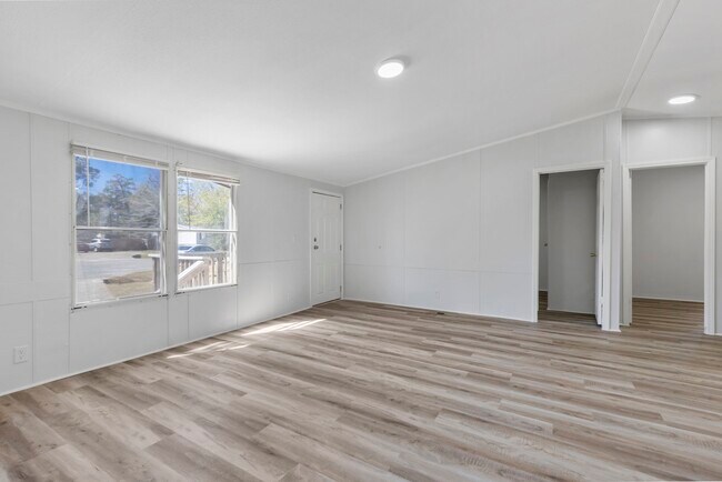 Building Photo - 16509 Brittany Way