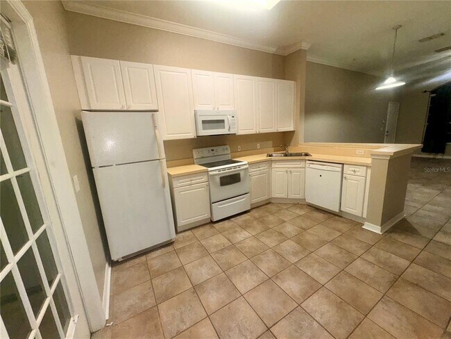 Building Photo - 145 Reserve Cir