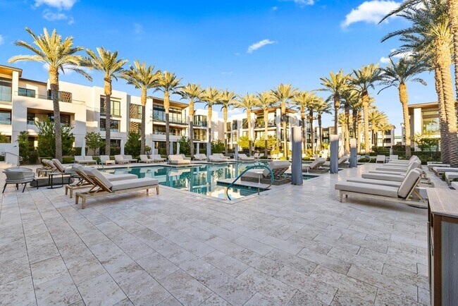 Building Photo - 6587 N Palmeraie Blvd