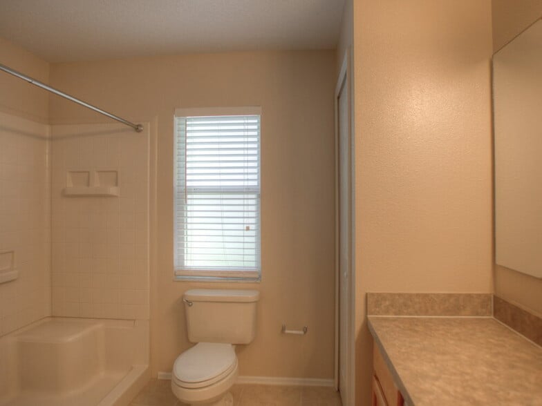 Building Photo - 4033 Banbury Cir