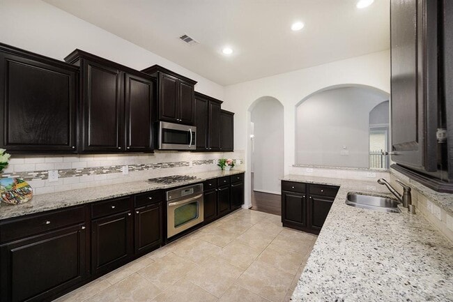 Building Photo - 15 Sawbridge Cir