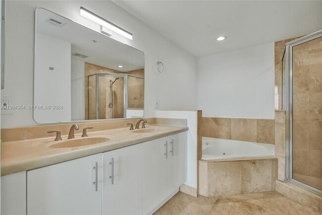 Building Photo - 7900 Harbor Island Dr