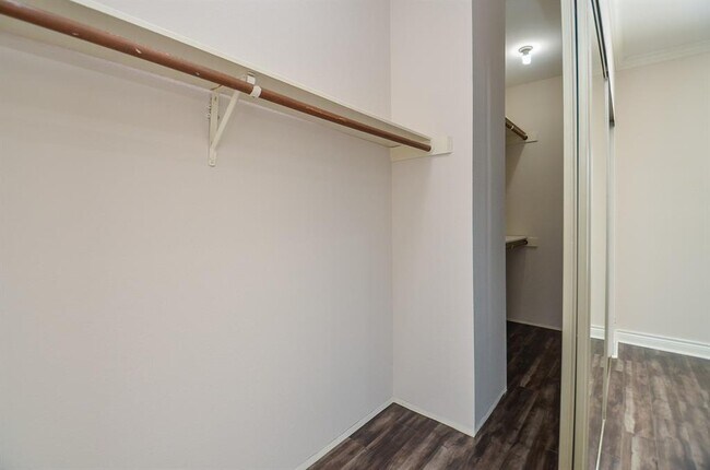 Building Photo - 306 Wilcrest Dr