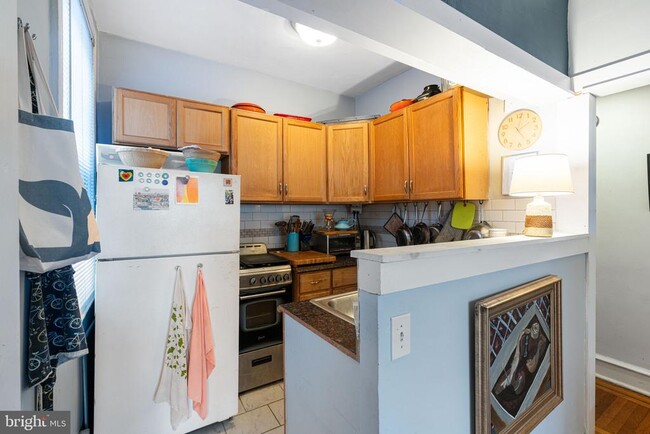 Building Photo - 639 Bainbridge St