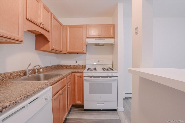 Building Photo - 3 Locust Ct