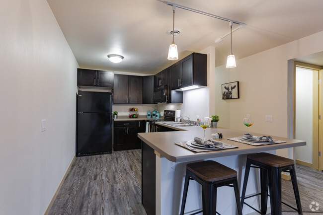 2BR, 2BA - Oak Tree Apartments