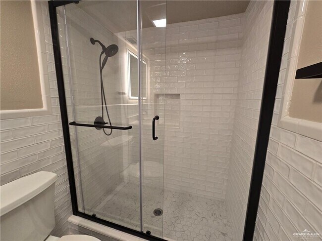 Building Photo - 33 Highland Park Ave