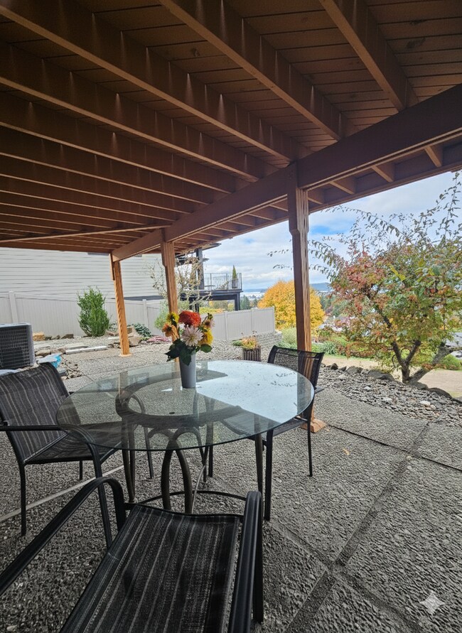 Building Photo - Spacious North Tacoma waterfront Unit with Million dollar Puget Sound Views