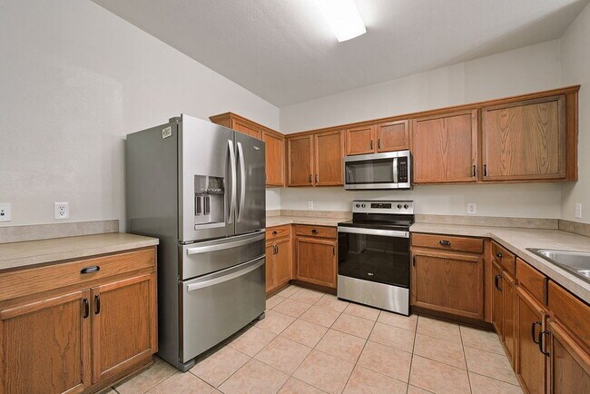 Building Photo - 8420 Silverbell Ln