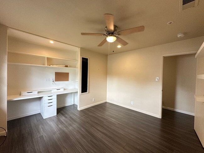 Building Photo - Upgraded Three Bedroom Duplex!