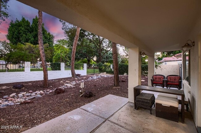 Building Photo - 1305 E Steamboat Bend Dr