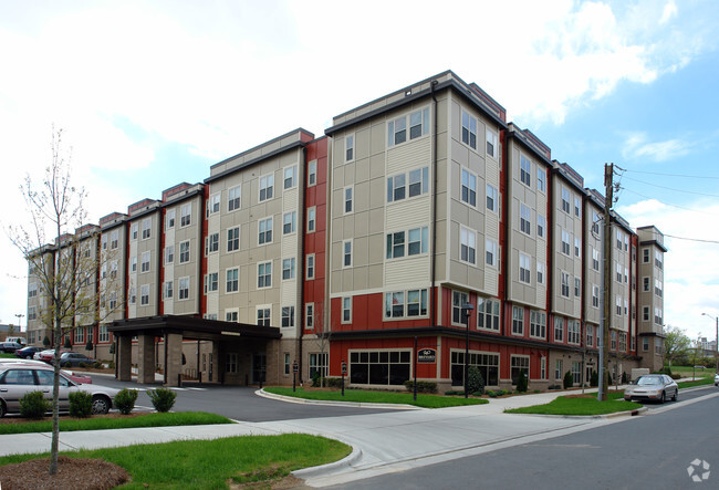 Building Photo - 940 Brevard
